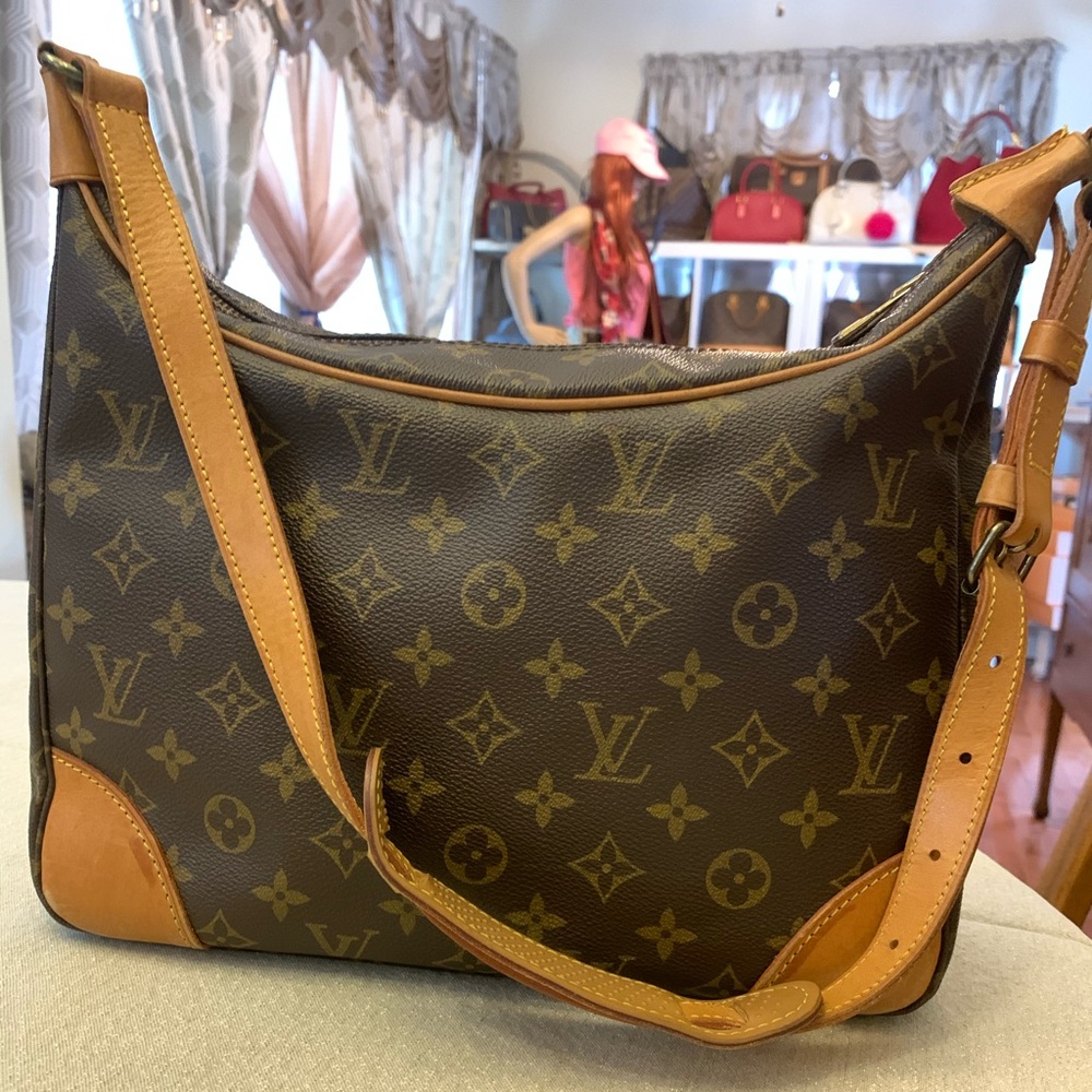 Authentic Louis Vuitton Boulogne MM